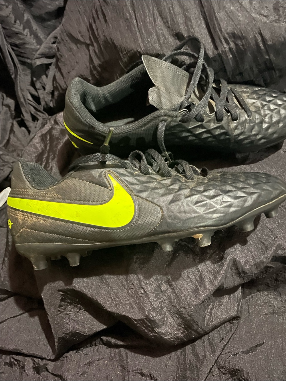 Nike Black and Volt Men’s Soccer Cleats boys sz 6